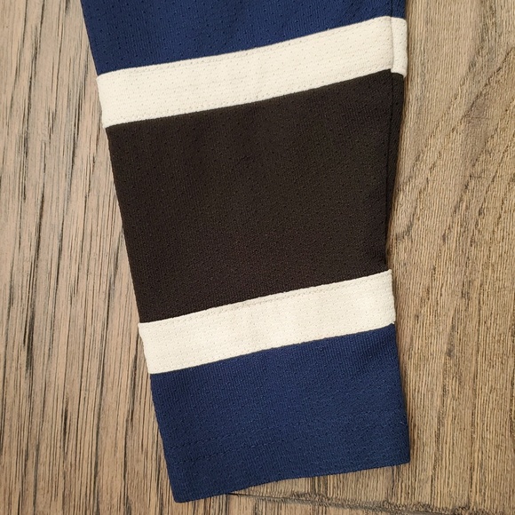 Kids Toronto Maple Leafs hockey jersey - Picture 6 of 11